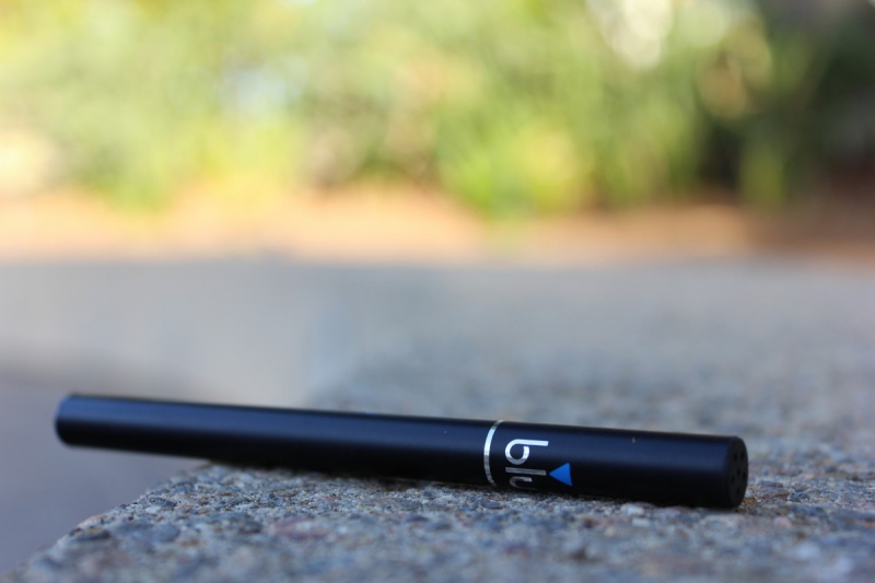 vente-CHATEAUDOUBLE-min_e_cigarette_vaping_blu_cigs_blu_electronic_cigarette_tobacco_cigarette_smoke-637061